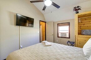 Charming Cabin Near Great Smoky Mountains!