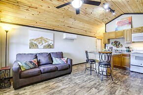 Charming Cabin Near Great Smoky Mountains!