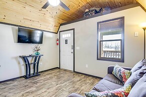 Charming Cabin Near Great Smoky Mountains!