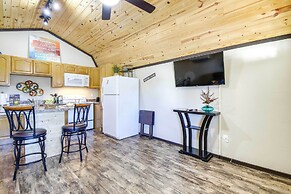 Charming Cabin Near Great Smoky Mountains!