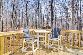 Bright Family Cabin in Lost City w/ Expansive Deck