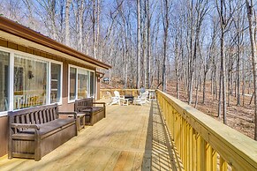 Bright Family Cabin in Lost City w/ Expansive Deck