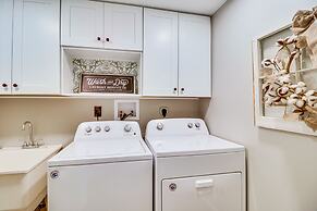 Bright Family Cabin in Lost City w/ Expansive Deck