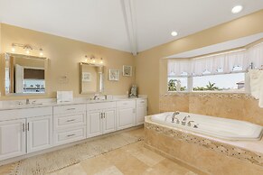 Sea Breeze Bay - 950 San Carlos Drive 4 Bedroom Home by RedAwning