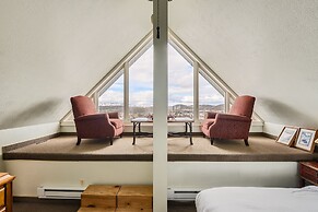 268 Park City Mountain Ski Escape 3 Bedroom Condo by RedAwning