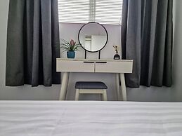 Modern And Spacious 3 Bedrooms Family House