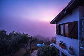House - Sleeps 5, Scenic Views, Fireplace & Garden