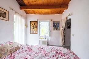 House - Sleeps 5, Scenic Views, Fireplace & Garden