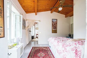 House - Sleeps 5, Scenic Views, Fireplace & Garden