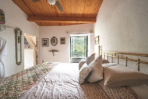 House - Sleeps 5, Scenic Views, Fireplace & Garden
