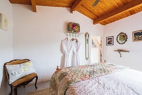 House - Sleeps 5, Scenic Views, Fireplace & Garden