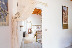 House - Sleeps 5, Scenic Views, Fireplace & Garden