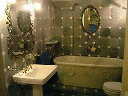 La Capannina, Sulla Collina con Vista Mare