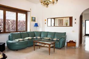 Centra House - Big Gardened Flat Near Rome