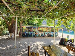 Glamping Canvas Butterfly Valley