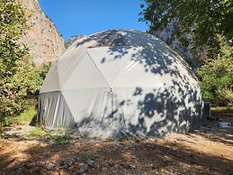 Glamping Canvas Butterfly Valley