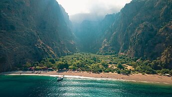 Glamping Canvas Butterfly Valley