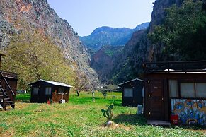 Glamping Canvas Butterfly Valley