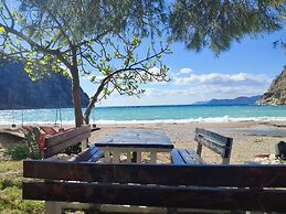 Glamping Canvas Butterfly Valley