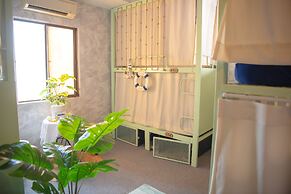 Grandma Lu Saigon - Pham Ngu Lao Str