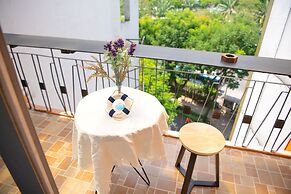 Grandma Lu Saigon - Pham Ngu Lao Str