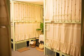 Grandma Lu Saigon - Pham Ngu Lao Str