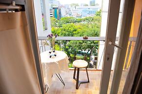 Grandma Lu Saigon - Pham Ngu Lao Str