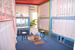 Grandma Lu Saigon - Pham Ngu Lao Str