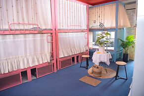 Grandma Lu Saigon - Pham Ngu Lao Str