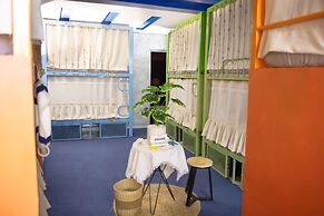 Grandma Lu Saigon - Pham Ngu Lao Str