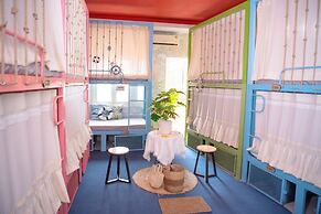 Grandma Lu Saigon - Pham Ngu Lao Str