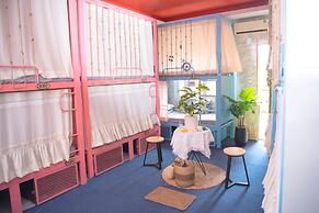 Grandma Lu Saigon - Pham Ngu Lao Str