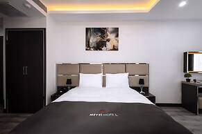 Meyzi Hotel