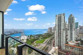 Bayfront Park King Studio with Bay View