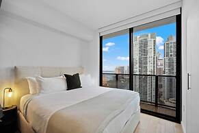 Bayfront Park King Studio with Bay View