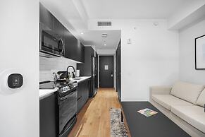 Bayfront Park King Studio with Bay View