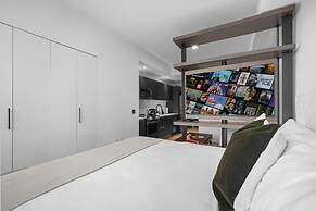 Bayfront Park King Studio with Bay View