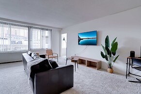 Modern & Spacious apartment Crystal City