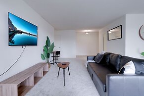 Modern & Spacious apartment Crystal City