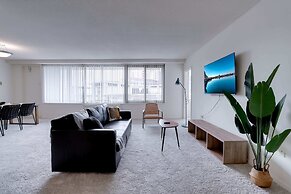 Modern & Spacious apartment Crystal City