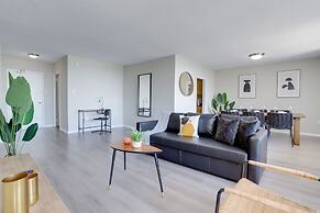 Stylish & Fantastic apt in Crystal City