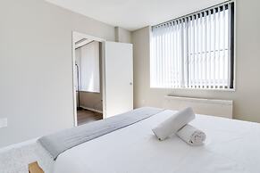 Stylish & Fantastic apt in Crystal City