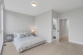 Waterfront Cove Hotel