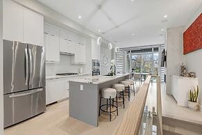 Waterfront Cove Hotel