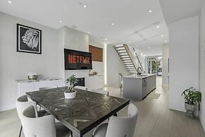 Waterfront Cove Hotel