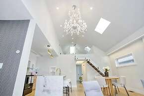 Waterfront Cove Hotel