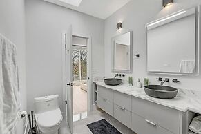 Waterfront Cove Hotel