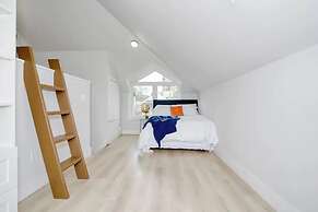 Waterfront Cove Hotel