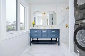 Waterfront Cove Hotel