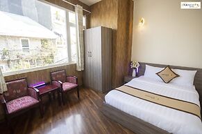 Purple Star Hotel